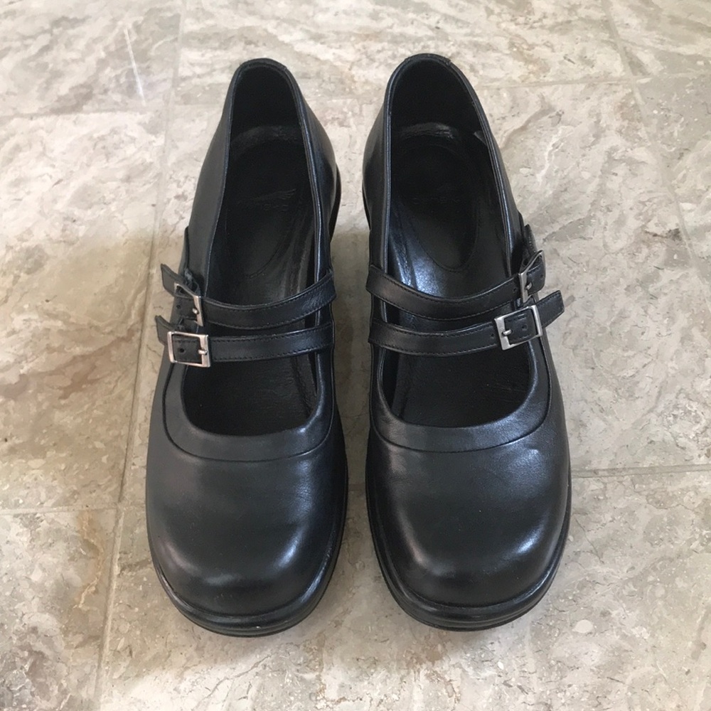 Dansko maryjane type clog